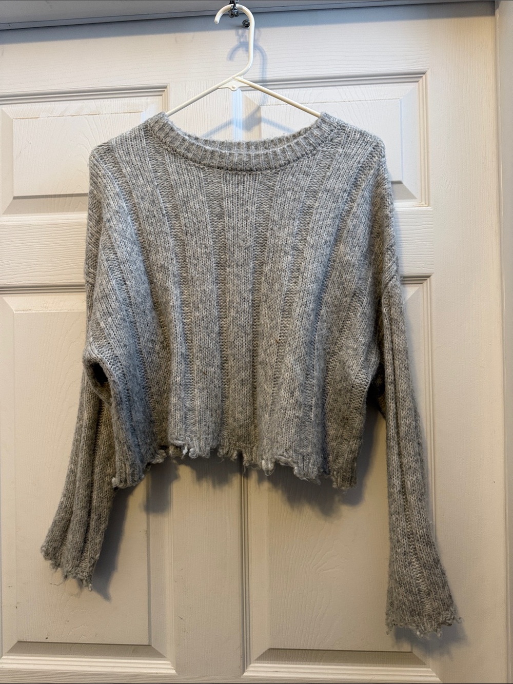 Forever 21 Light Gray Ribbed Cropped Crew Sweater